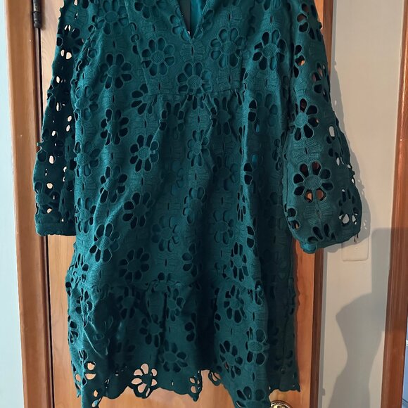 New with tags never been worn Tuckernuck lace dress size L emerald green color - Picture 2 of 2